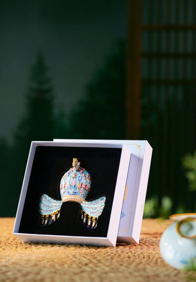 宋代皇后龙凤花钗冠”立体冰箱贴太美了！瓦力棋牌游戏重磅联名！来自西湖边的“(图5)